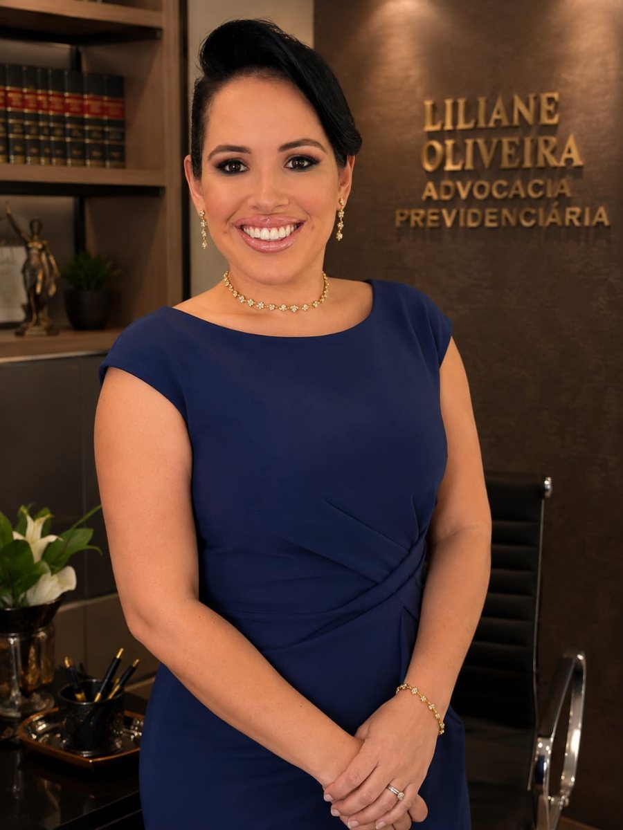 Liliane Oliveira, advogada previdenciária, no escritório
